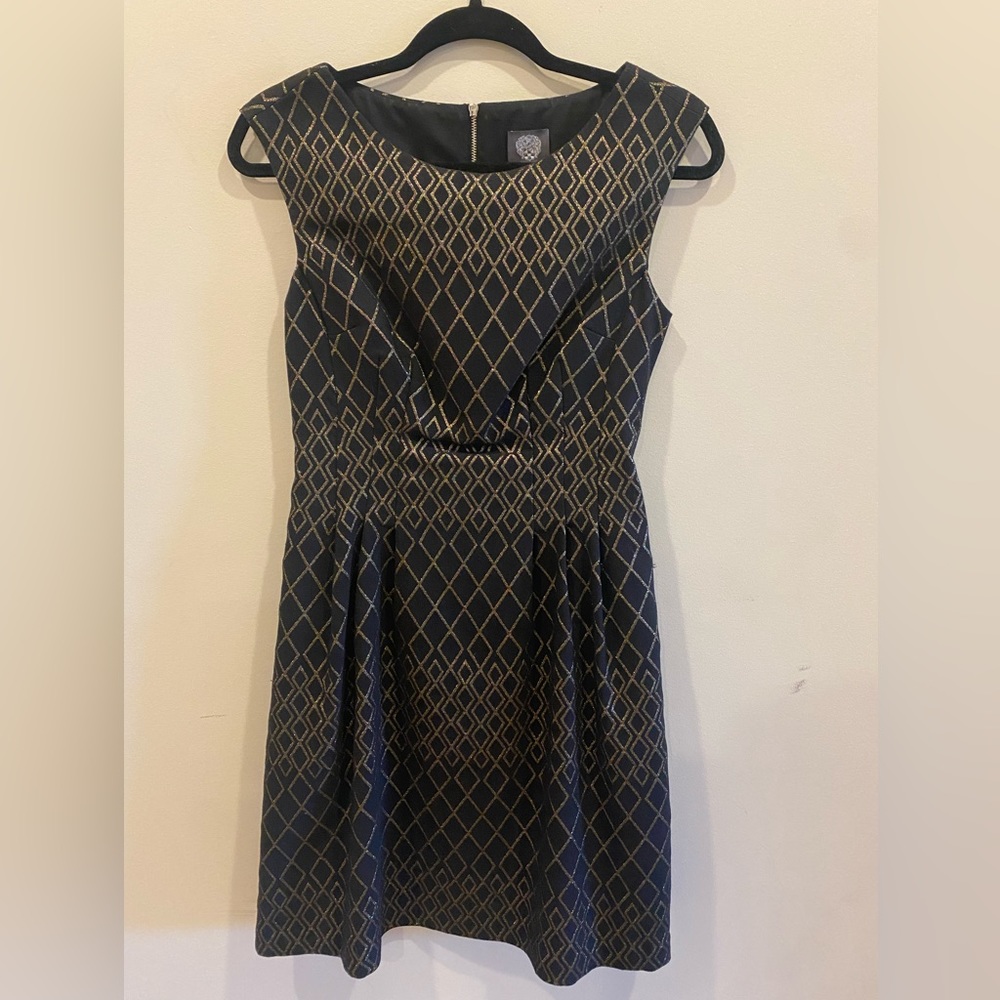 vince camuto black and gold dress Jacquard Fit & Flare & V-Neck Womens Size 4 Casual dresses Color outside